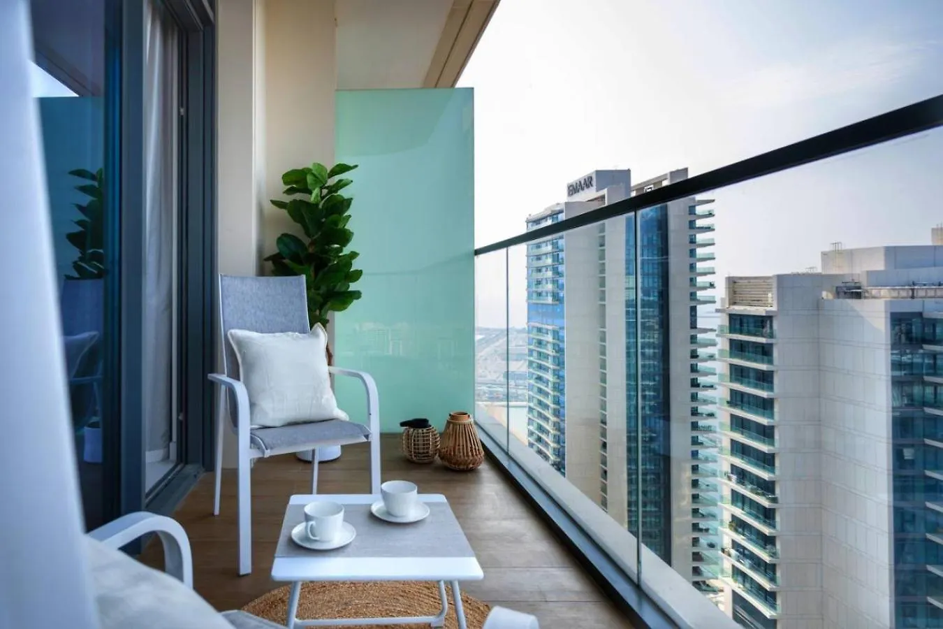 Seafront-Side Apartment With Beach Access, Pool, Gym, High Floor Dubai 0*,