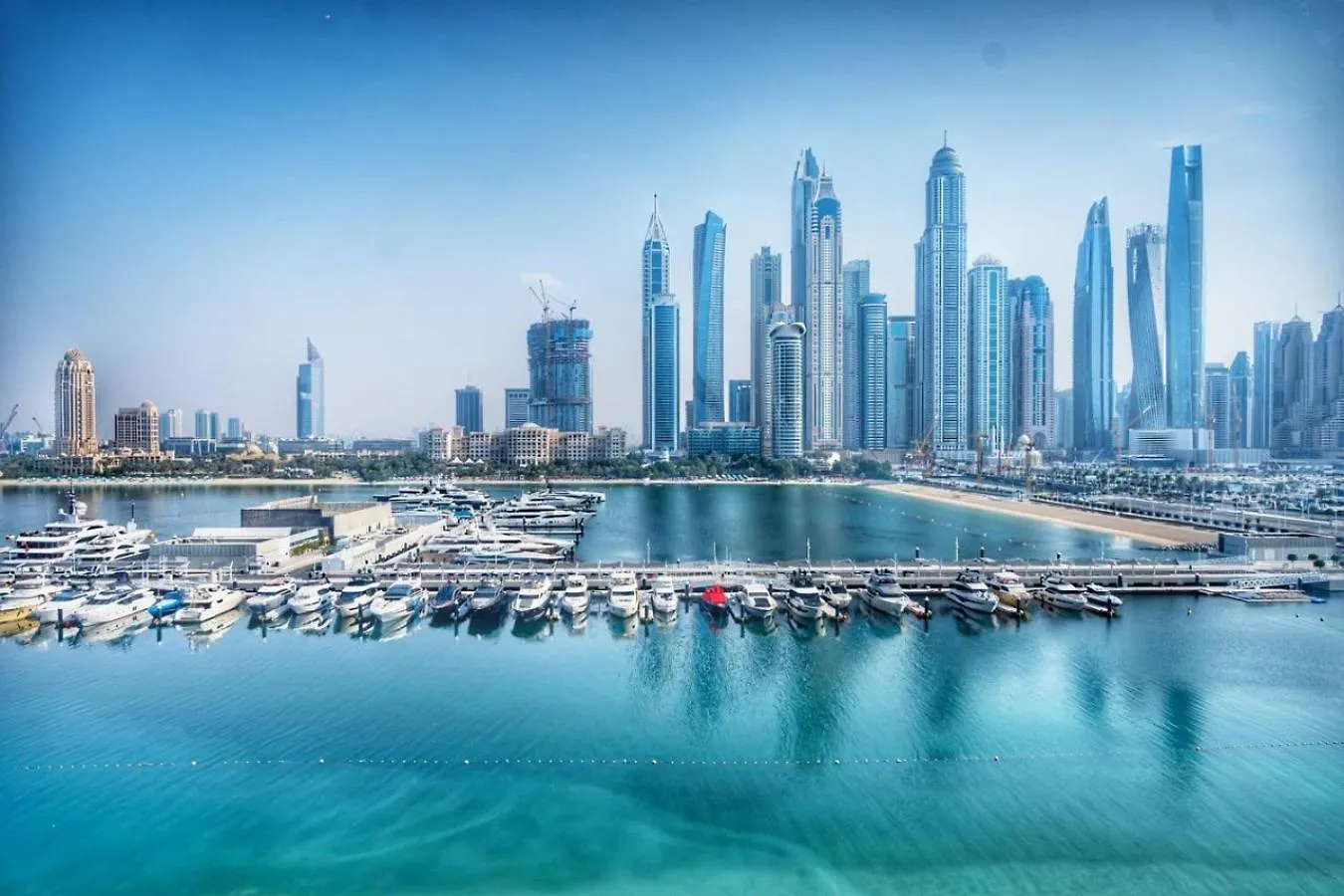 Seafront-Side Apartment With Beach Access, Pool, Gym, High Floor Dubai Forenede Arabiske Emirater