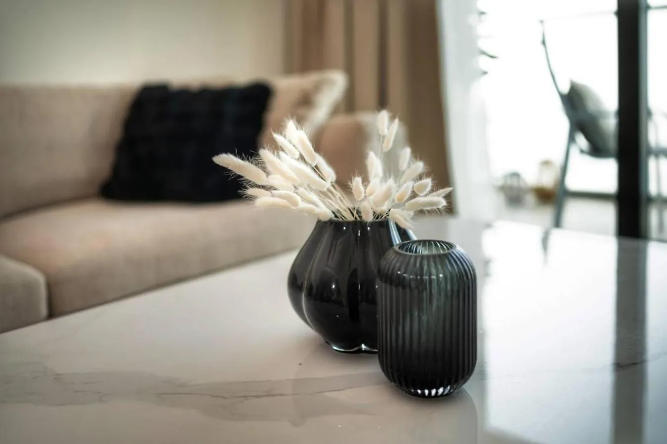 Seafront-Side Apartment With Beach Access, Pool, Gym, High Floor Dubai